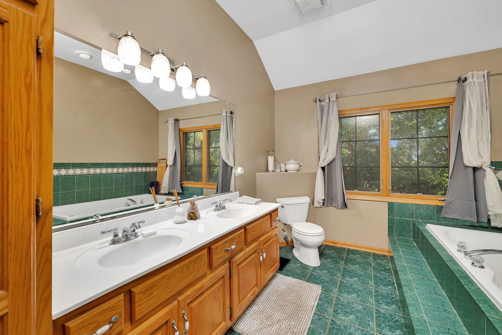 9417 W Steger Road, Frankfort, IL 60423