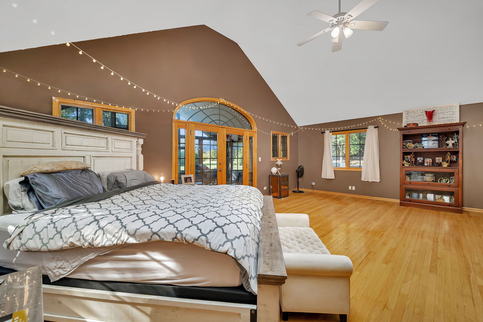 9417 W Steger Road, Frankfort, IL 60423