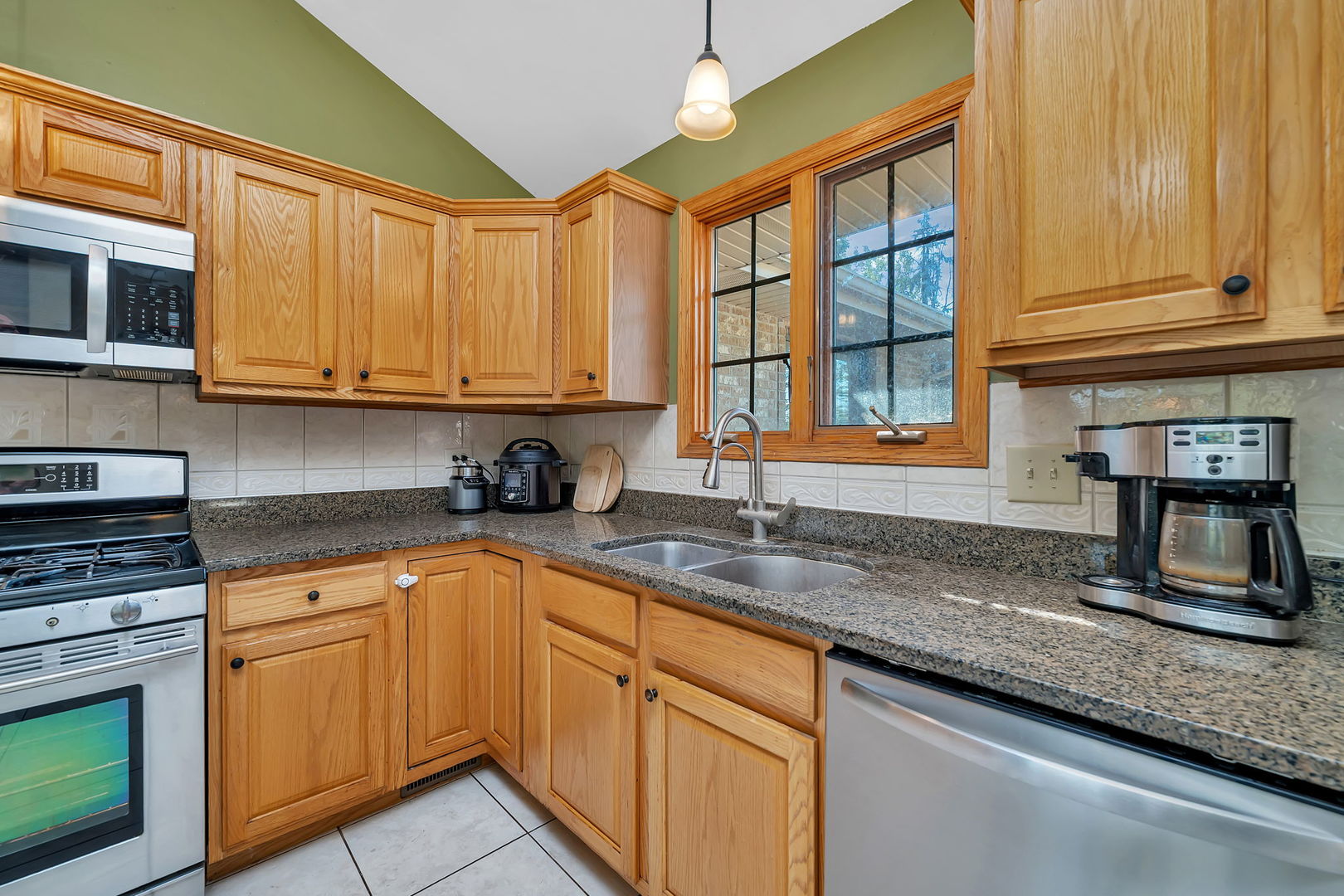 9417 W Steger Road, Frankfort, IL 60423