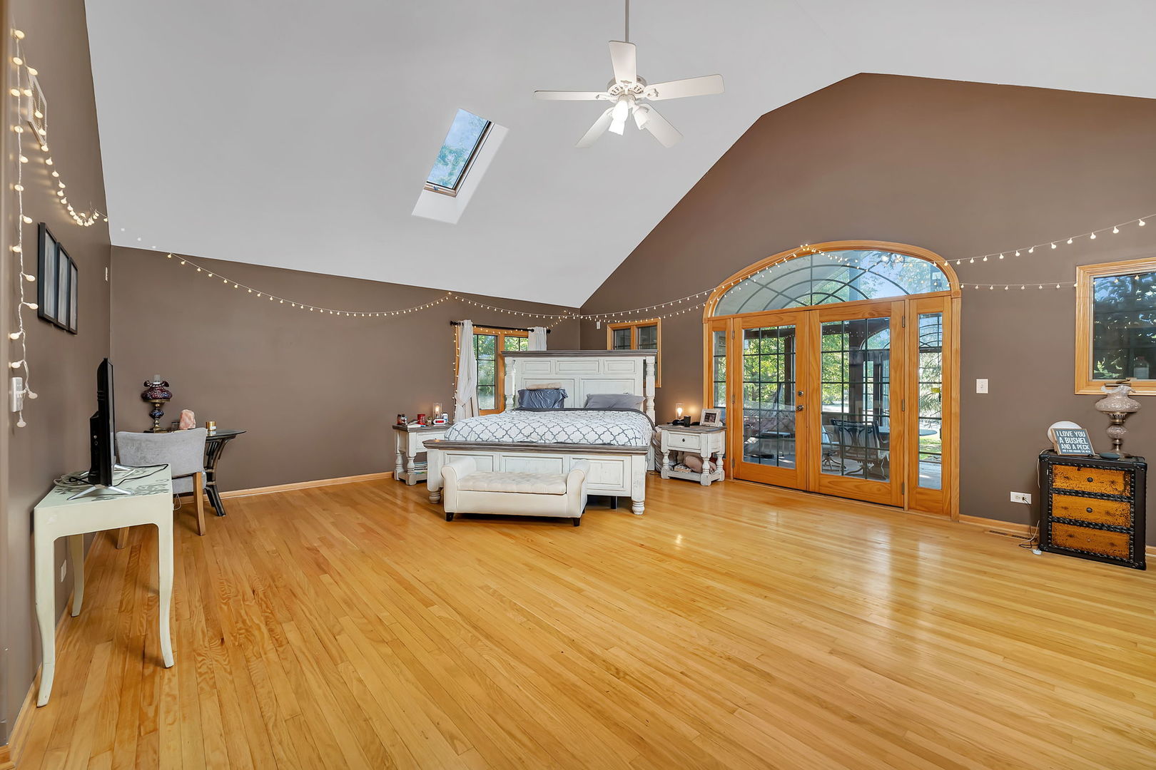 9417 W Steger Road, Frankfort, IL 60423