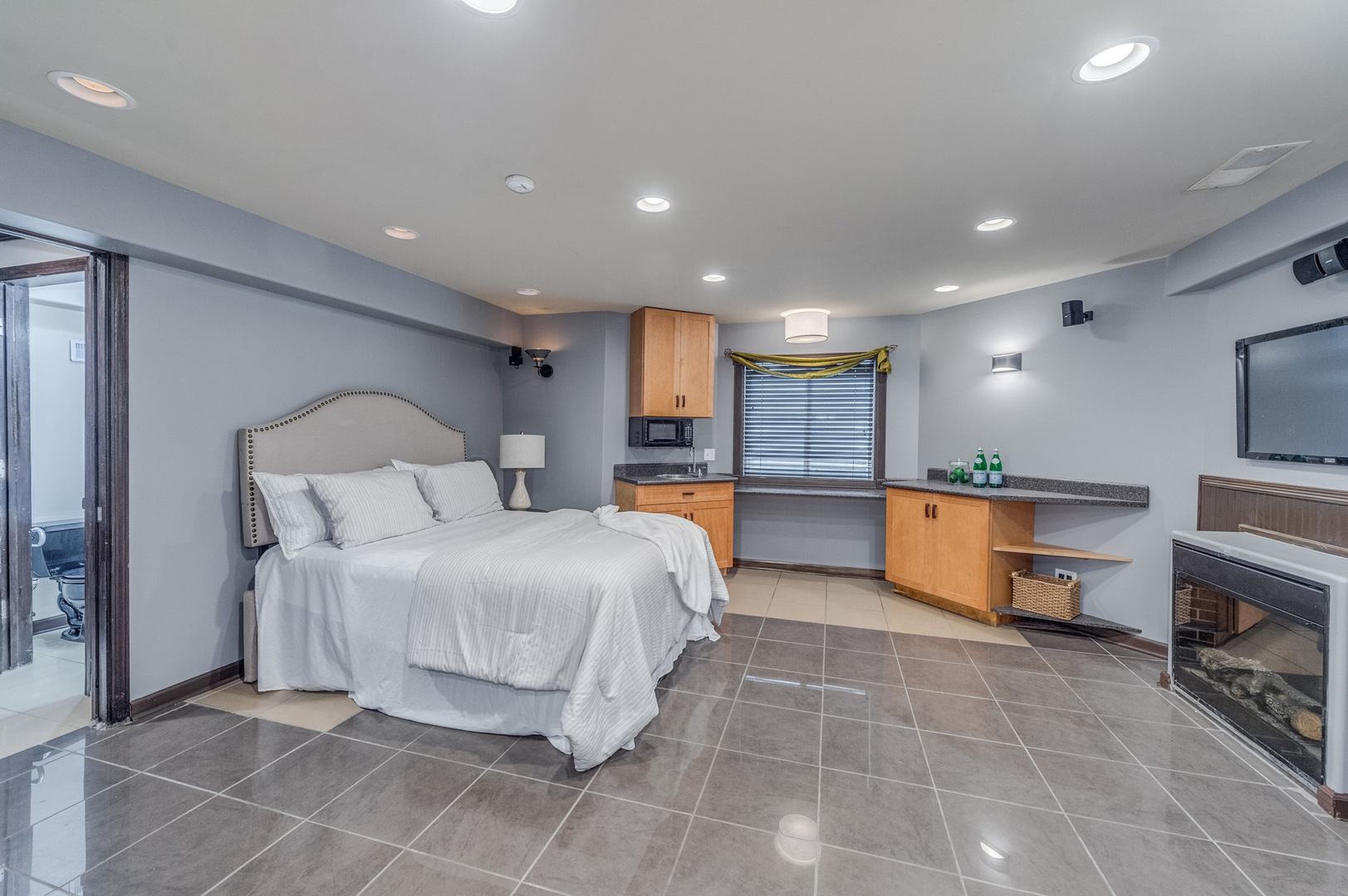 243 Box Car Avenue, Naperville, IL 60540