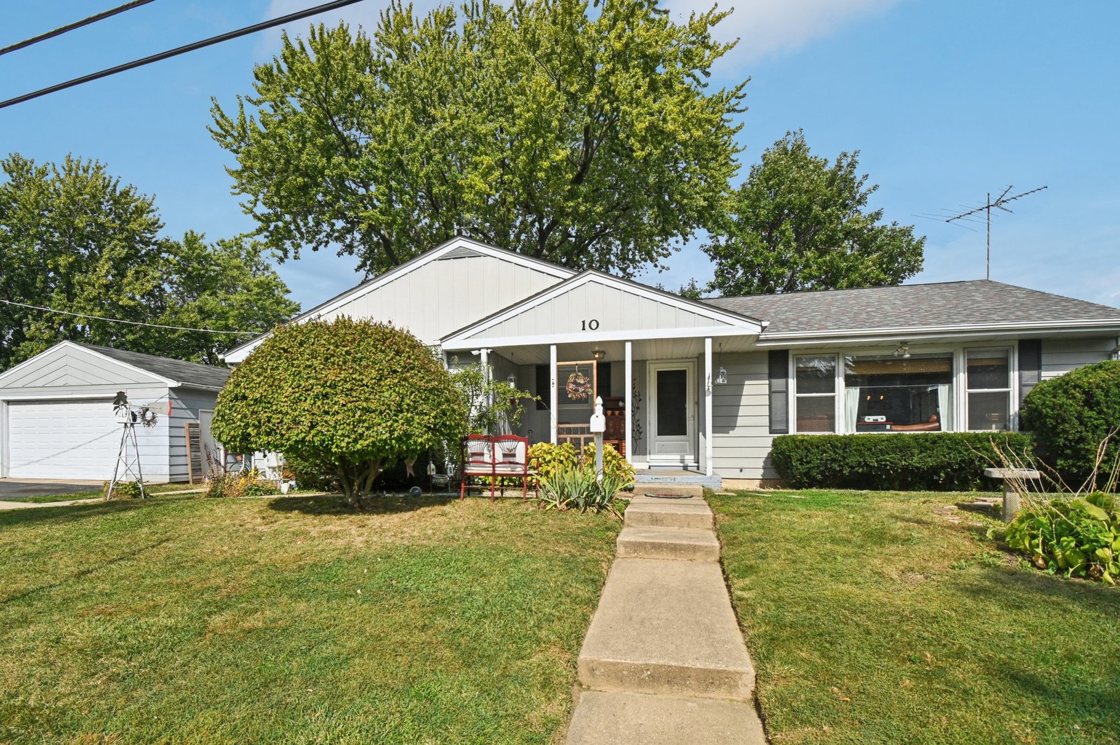 10 Glen Street, Grayslake, IL 60030