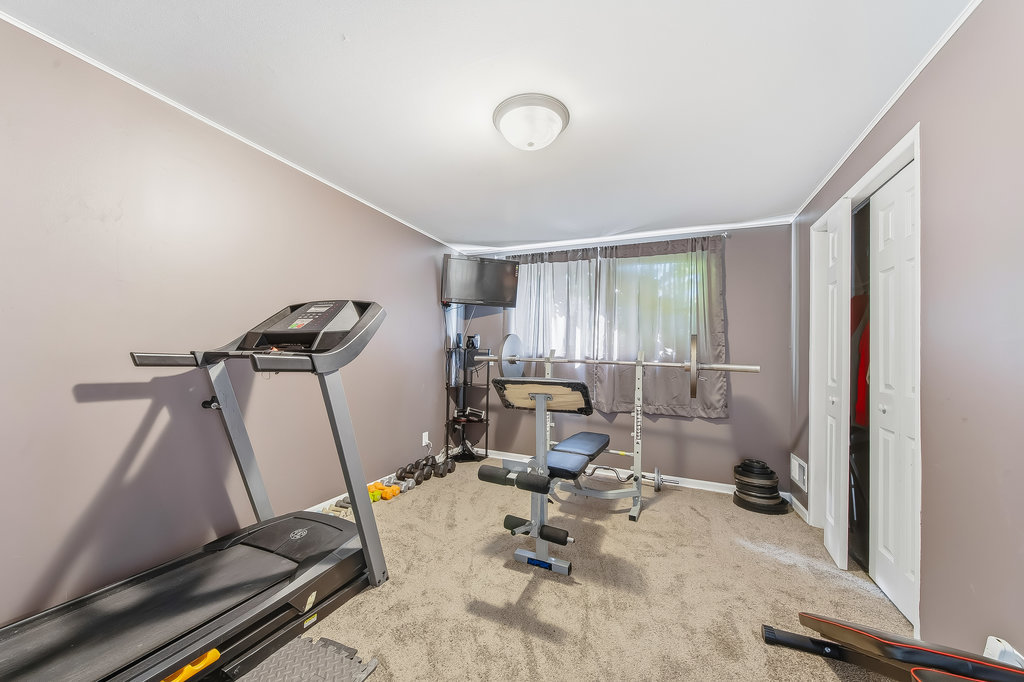 15966 Debbie Lane, South Holland, IL 60473