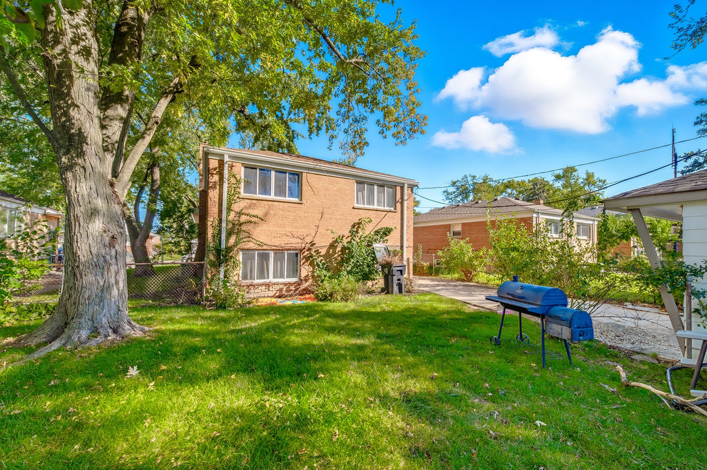 15966 Debbie Lane, South Holland, IL 60473