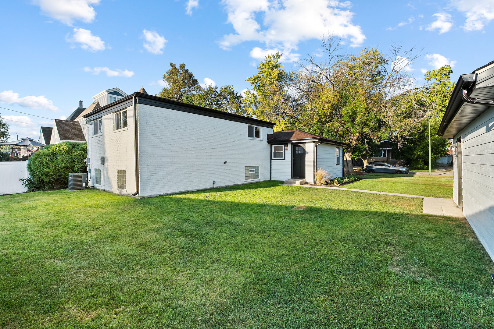 9427 S Charles Street, Chicago, IL 60643