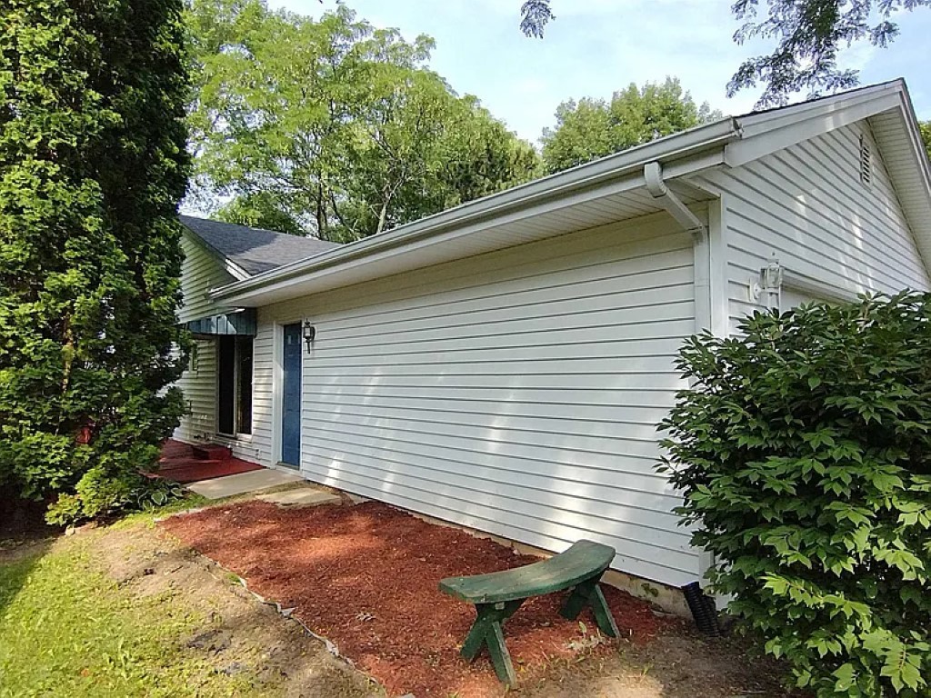 108 James Circle, Poplar Grove, IL 61065