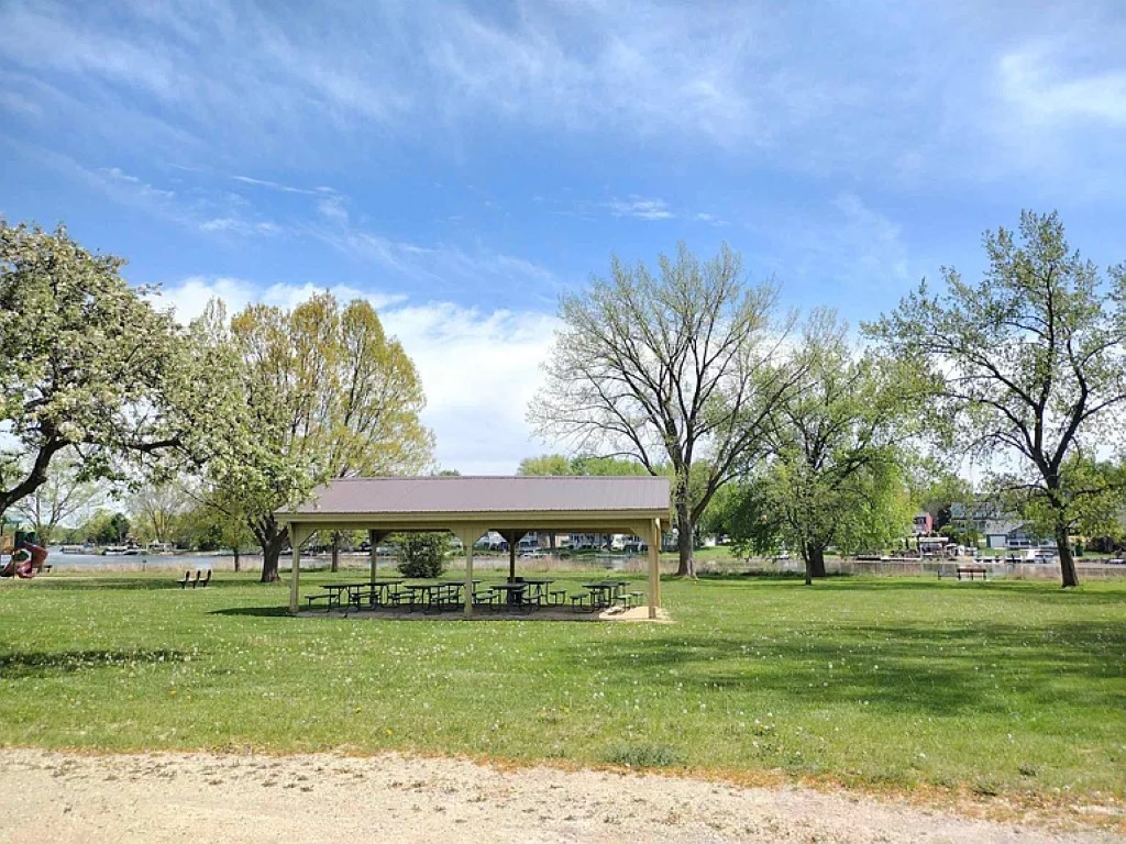 108 James Circle, Poplar Grove, IL 61065