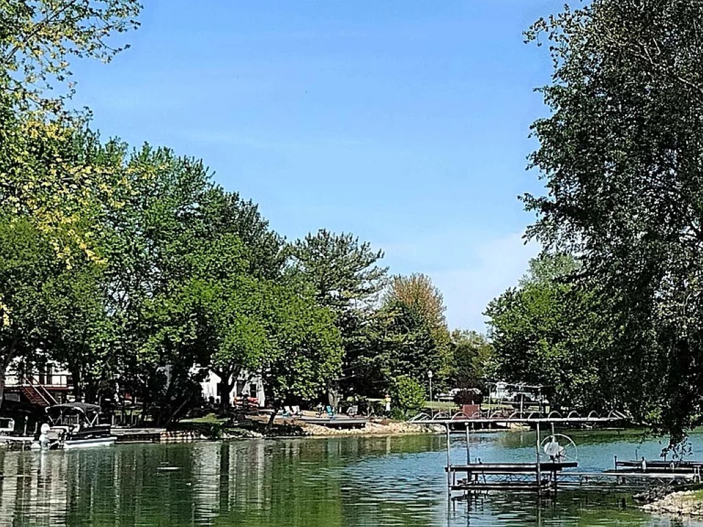 108 James Circle, Poplar Grove, IL 61065