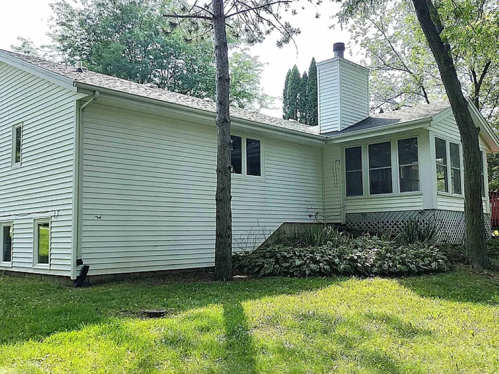 108 James Circle, Poplar Grove, IL 61065