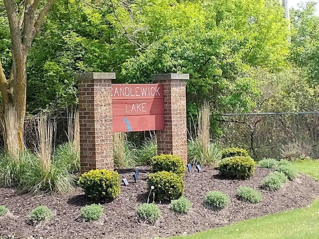 108 James Circle, Poplar Grove, IL 61065