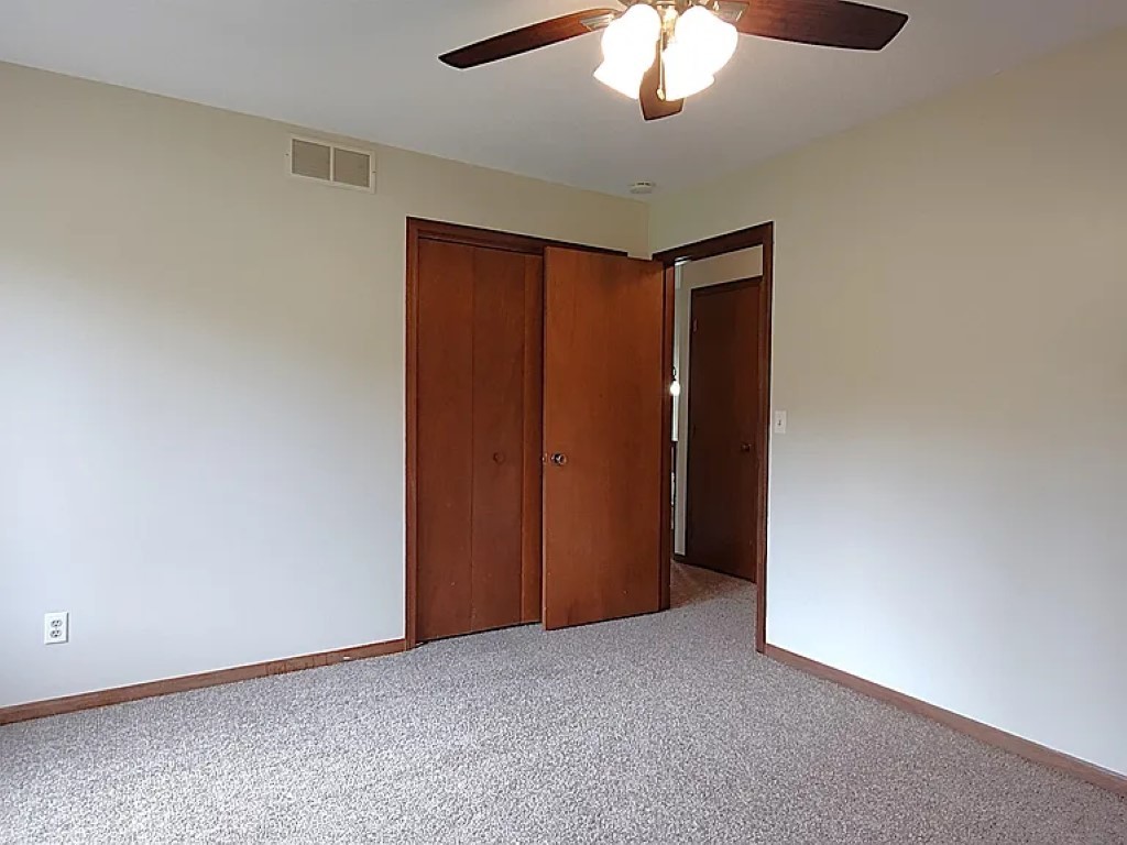 108 James Circle, Poplar Grove, IL 61065