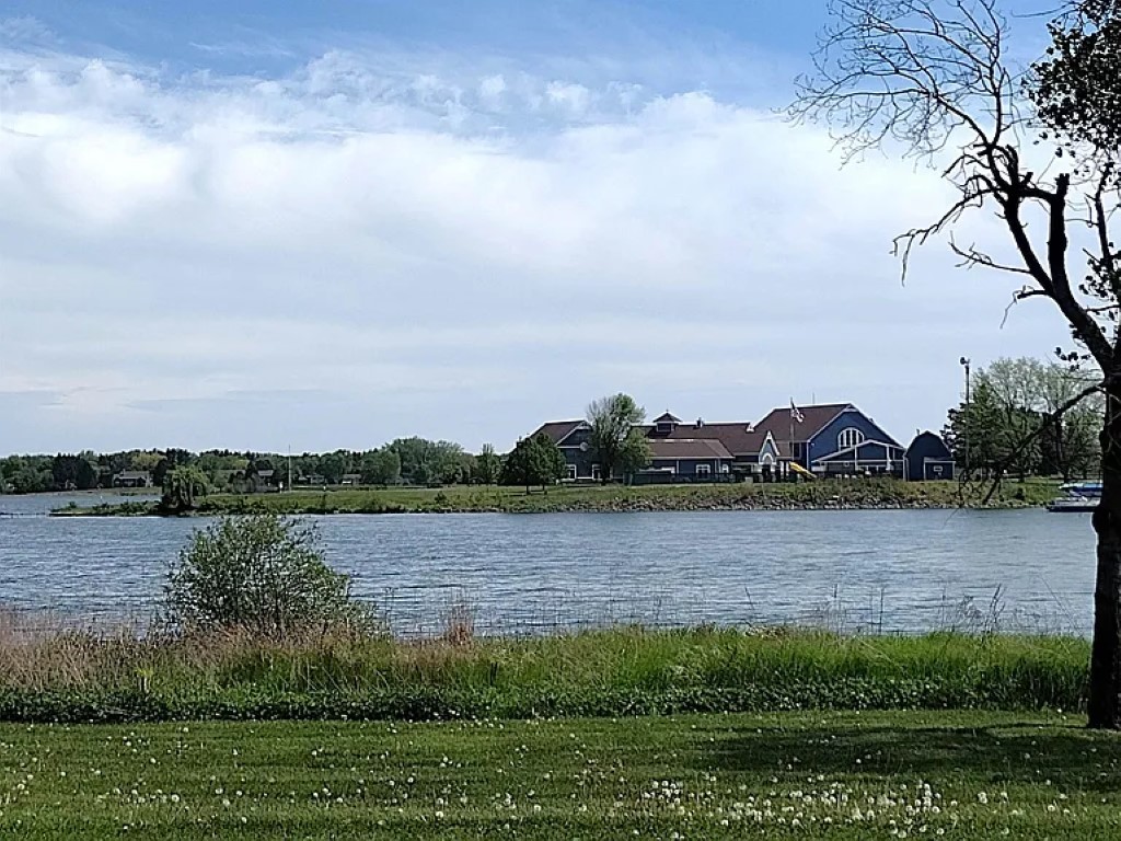 108 James Circle, Poplar Grove, IL 61065