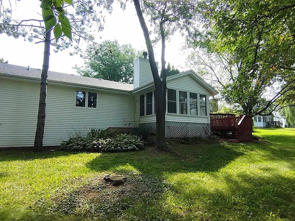 108 James Circle, Poplar Grove, IL 61065