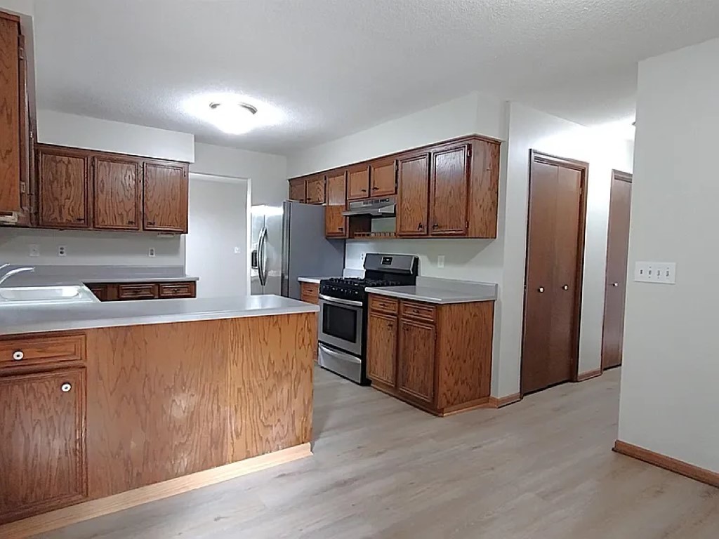 108 James Circle, Poplar Grove, IL 61065