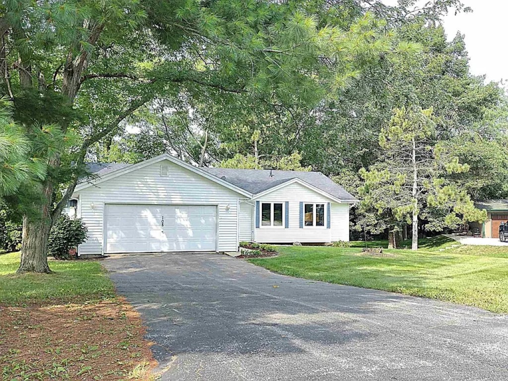 108 James Circle, Poplar Grove, IL 61065