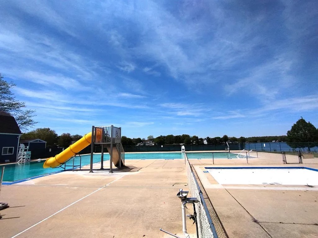 108 James Circle, Poplar Grove, IL 61065