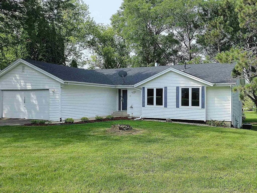 108 James Circle, Poplar Grove, IL 61065