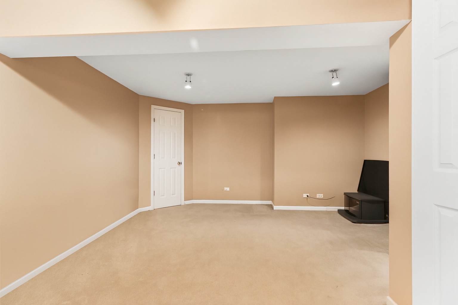 6771 E Wellsley Court, Gurnee, IL 60031