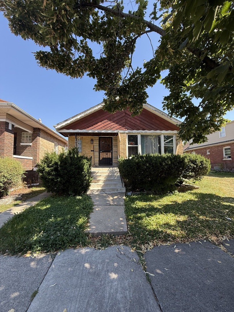 8025 S Loomis Boulevard, Chicago, IL 60620