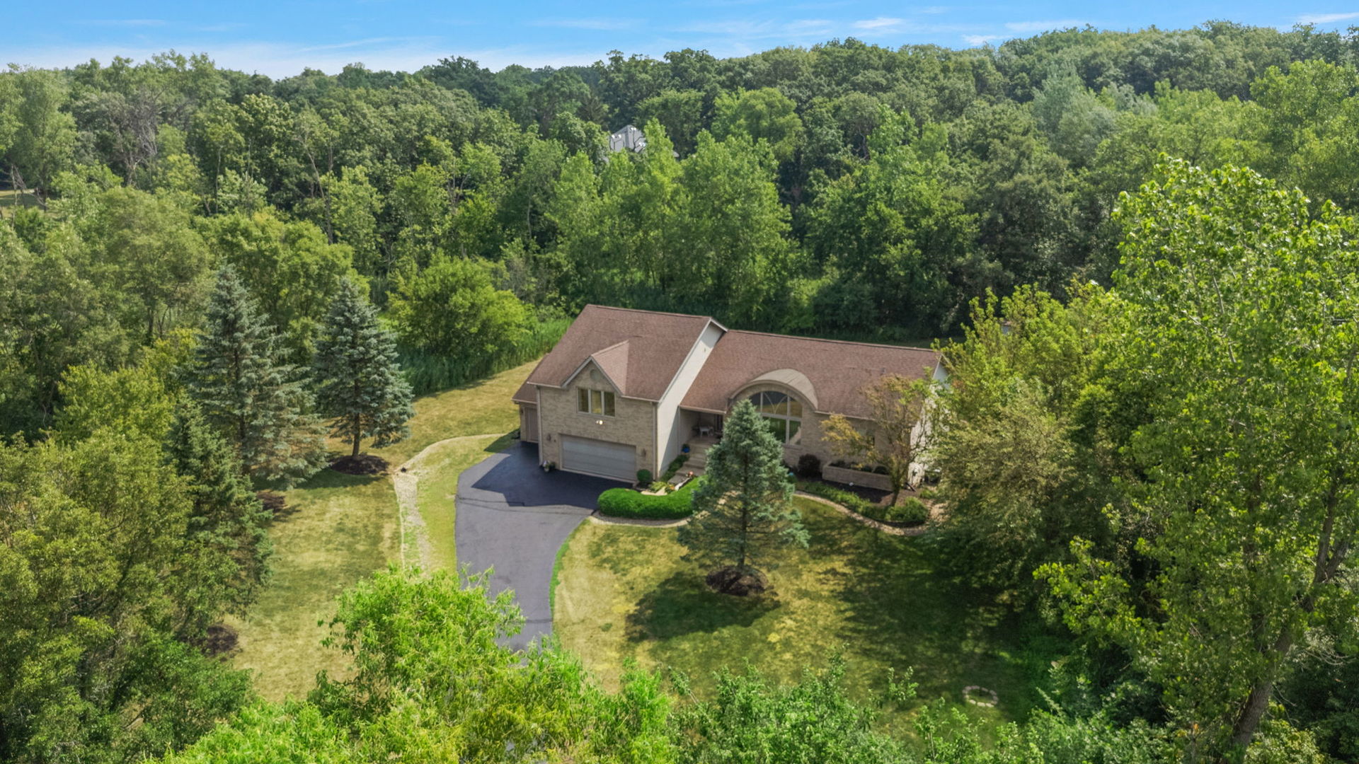 21211 Lisa Lane, Steger, IL 60475