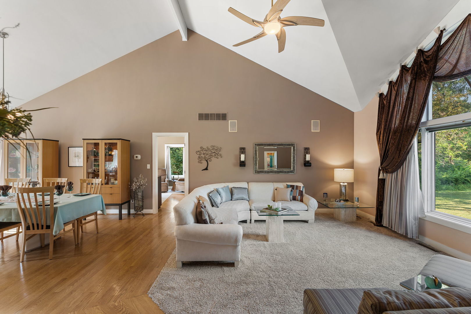 21211 Lisa Lane, Steger, IL 60475