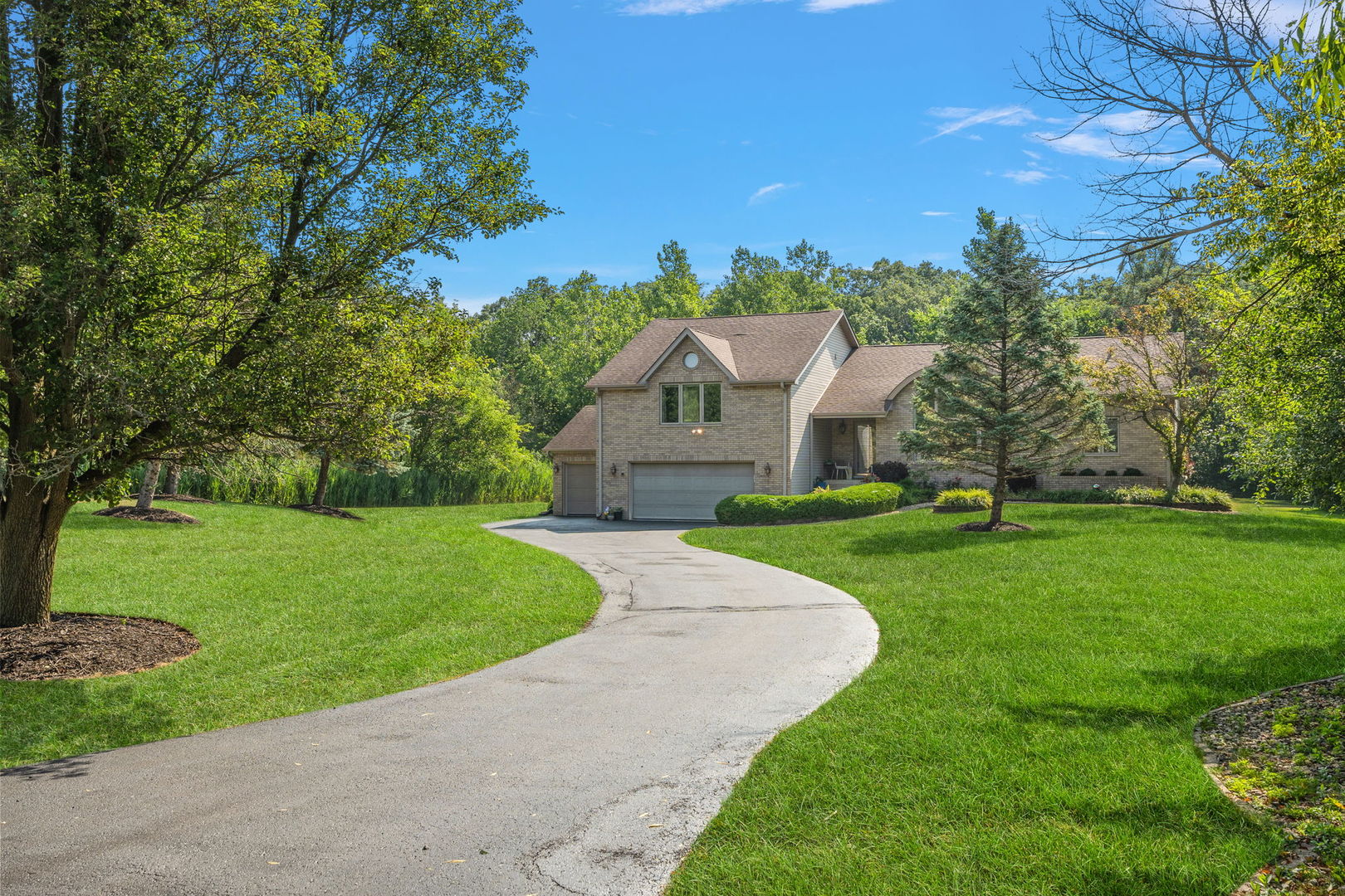 21211 Lisa Lane, Steger, IL 60475