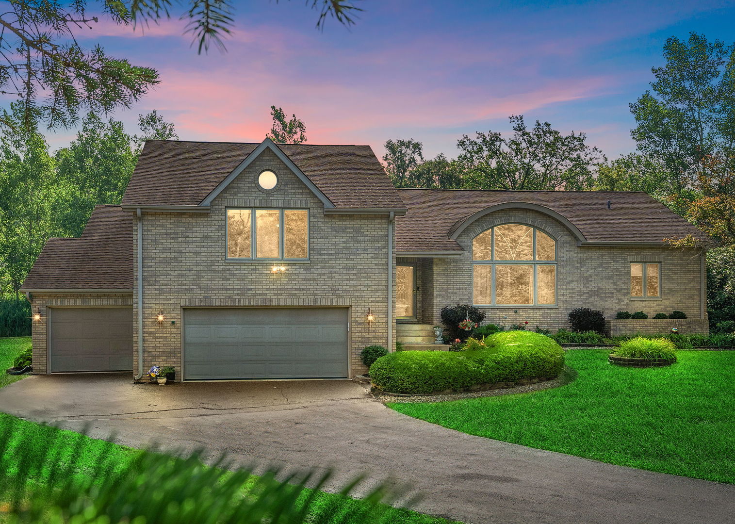 21211 Lisa Lane, Steger, IL 60475