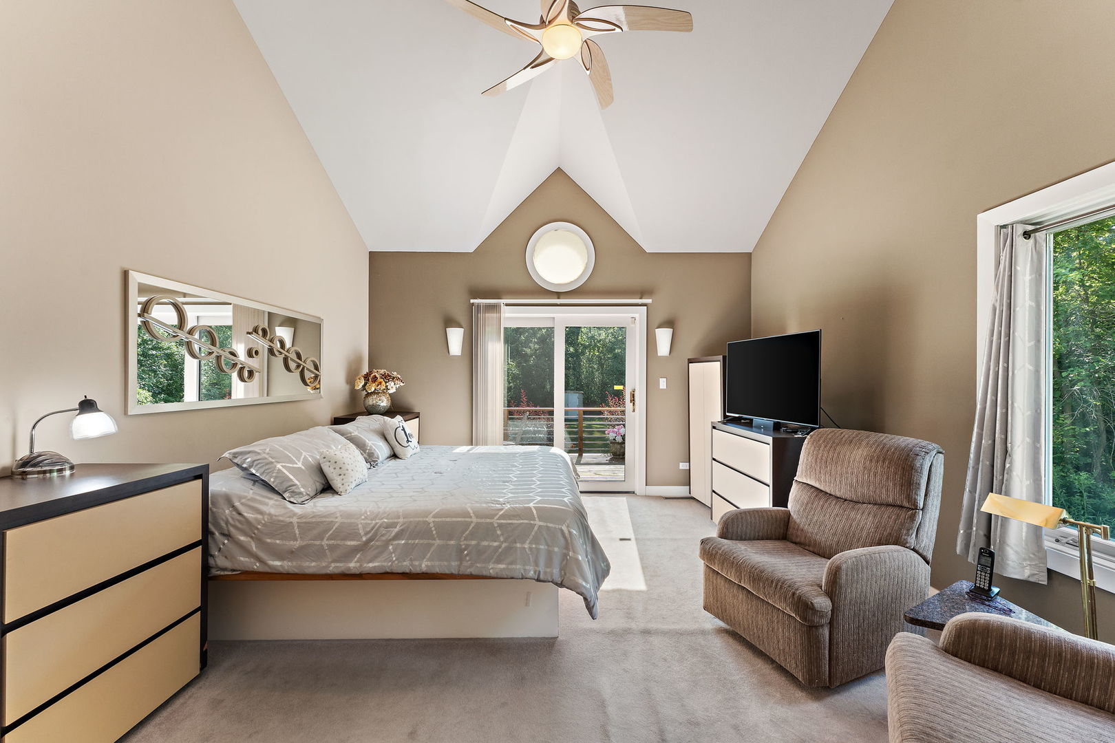 21211 Lisa Lane, Steger, IL 60475