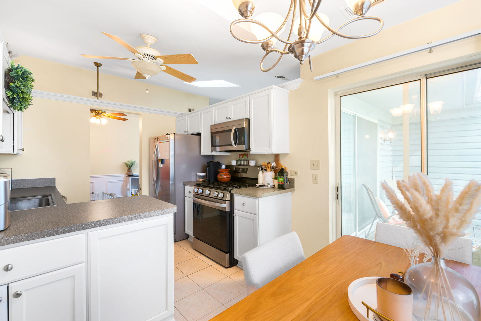 1721 Chesapeake Lane #4, Schaumburg, IL 60193