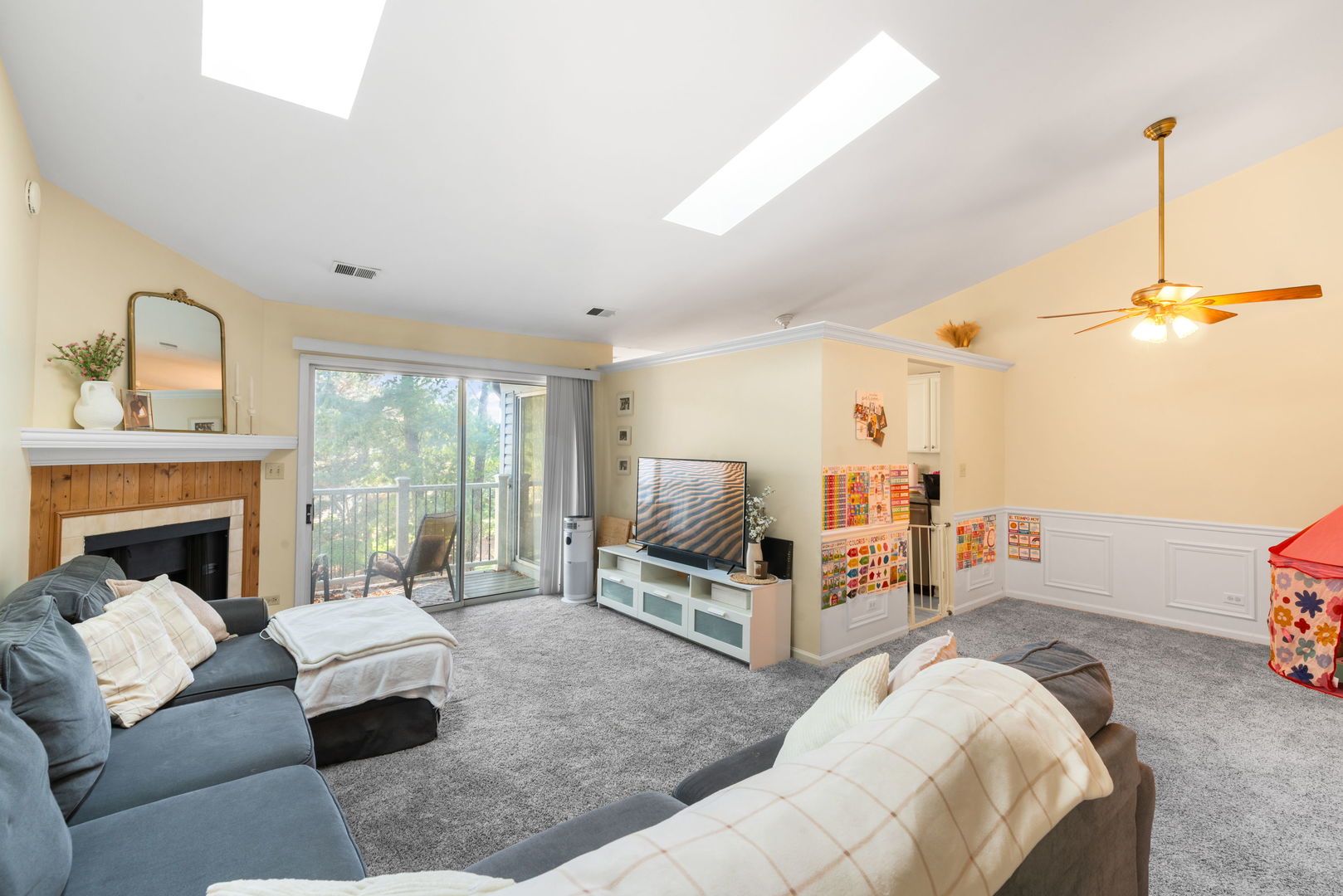 1721 Chesapeake Lane #4, Schaumburg, IL 60193