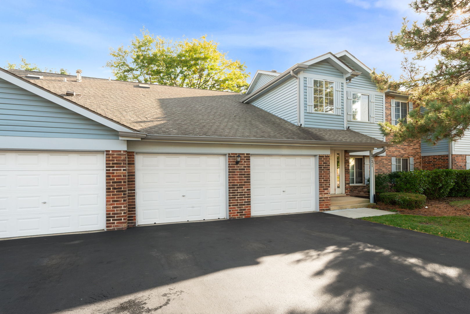 1721 Chesapeake Lane #4, Schaumburg, IL 60193