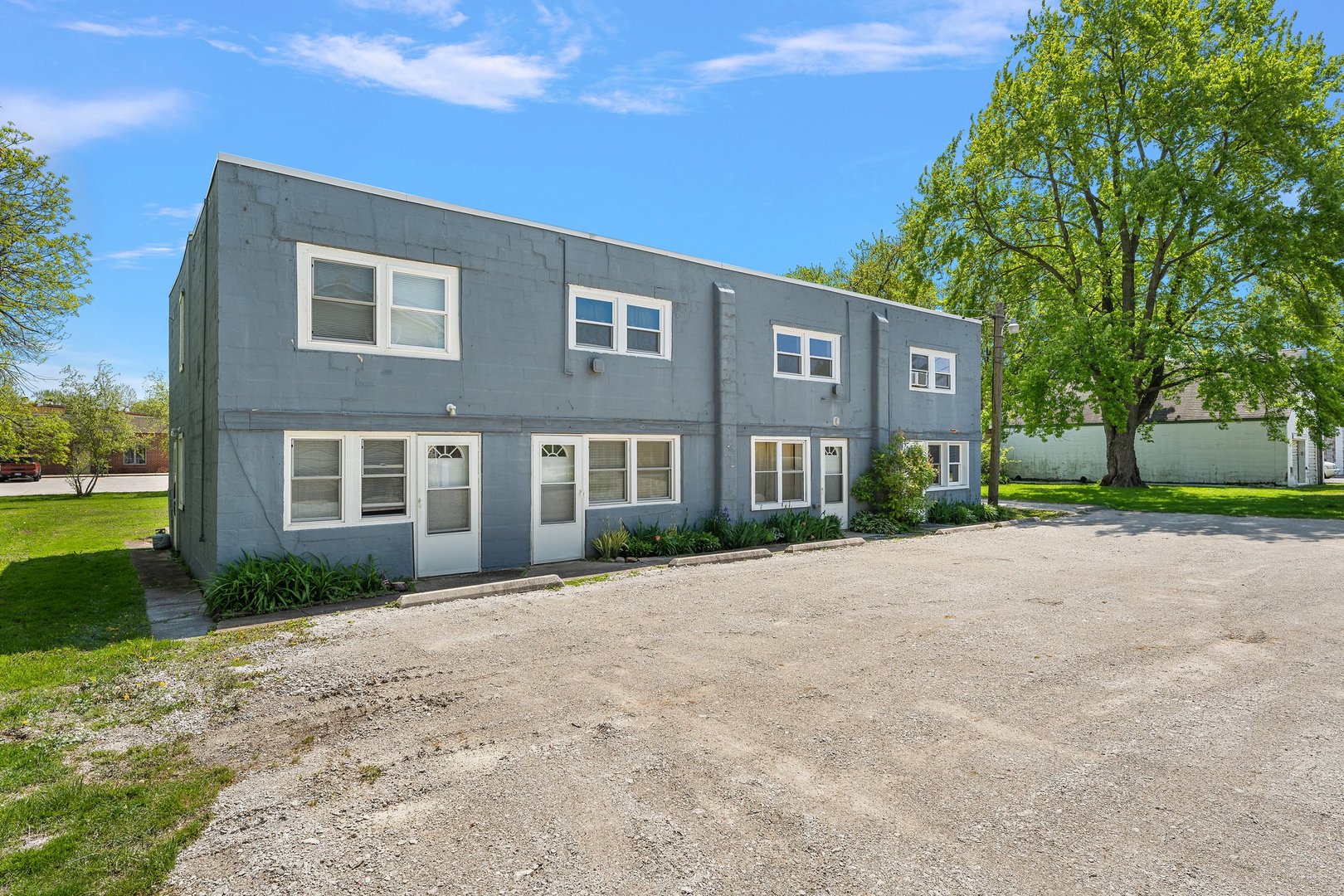 19061 Wentworth Avenue, Lansing, IL 60438