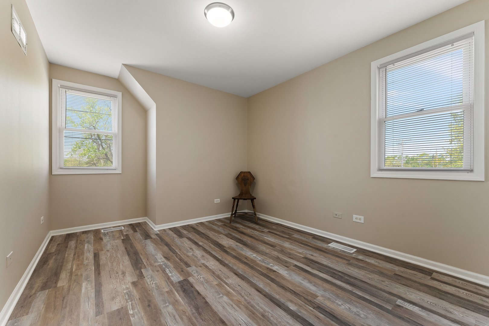 19061 Wentworth Avenue, Lansing, IL 60438