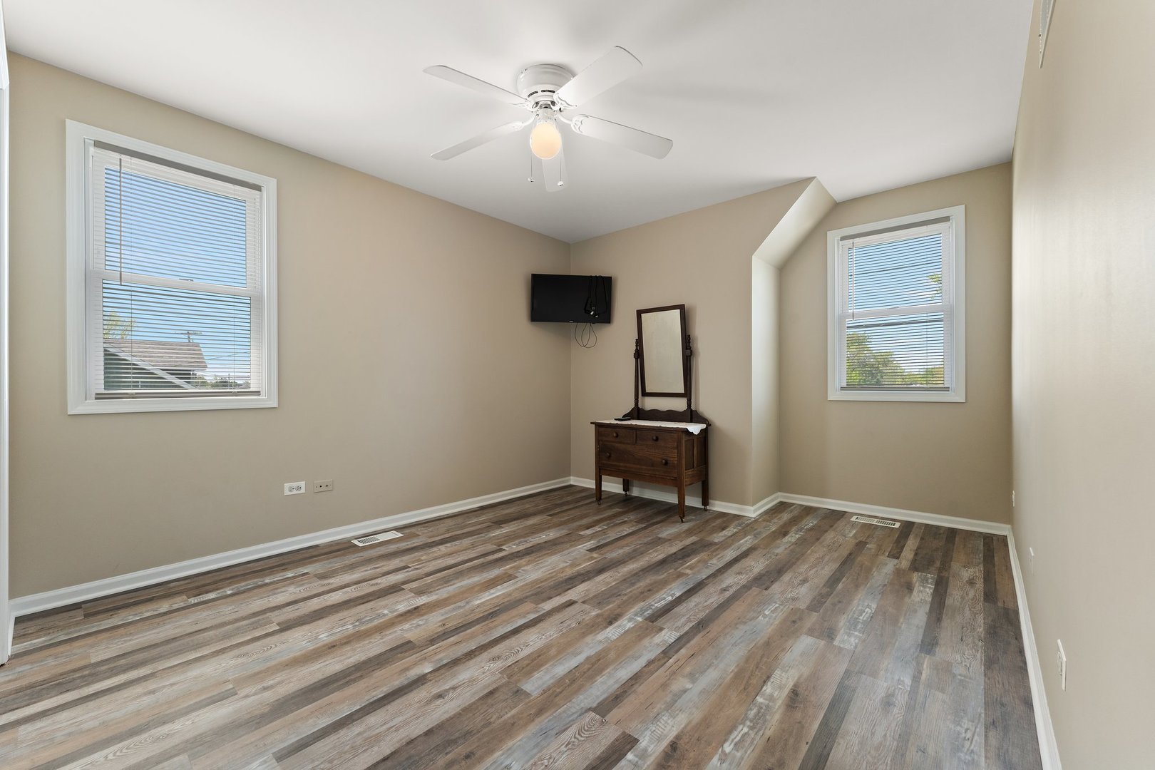 19061 Wentworth Avenue, Lansing, IL 60438