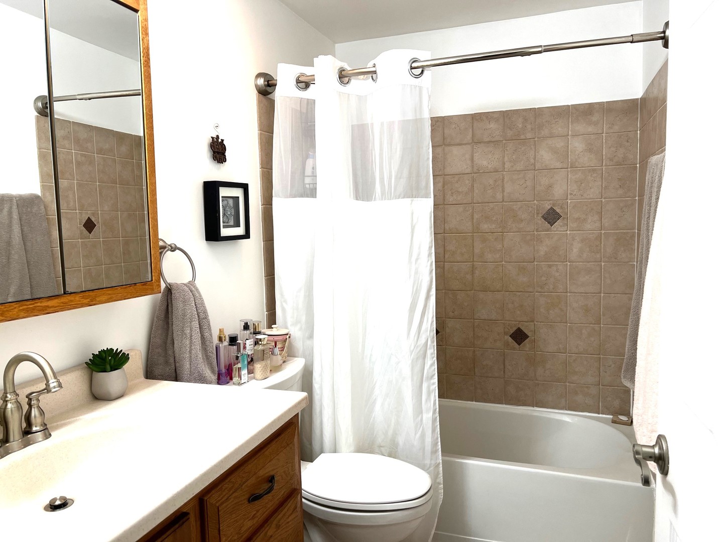 304 Whidah Court #304, Schaumburg, IL 60194