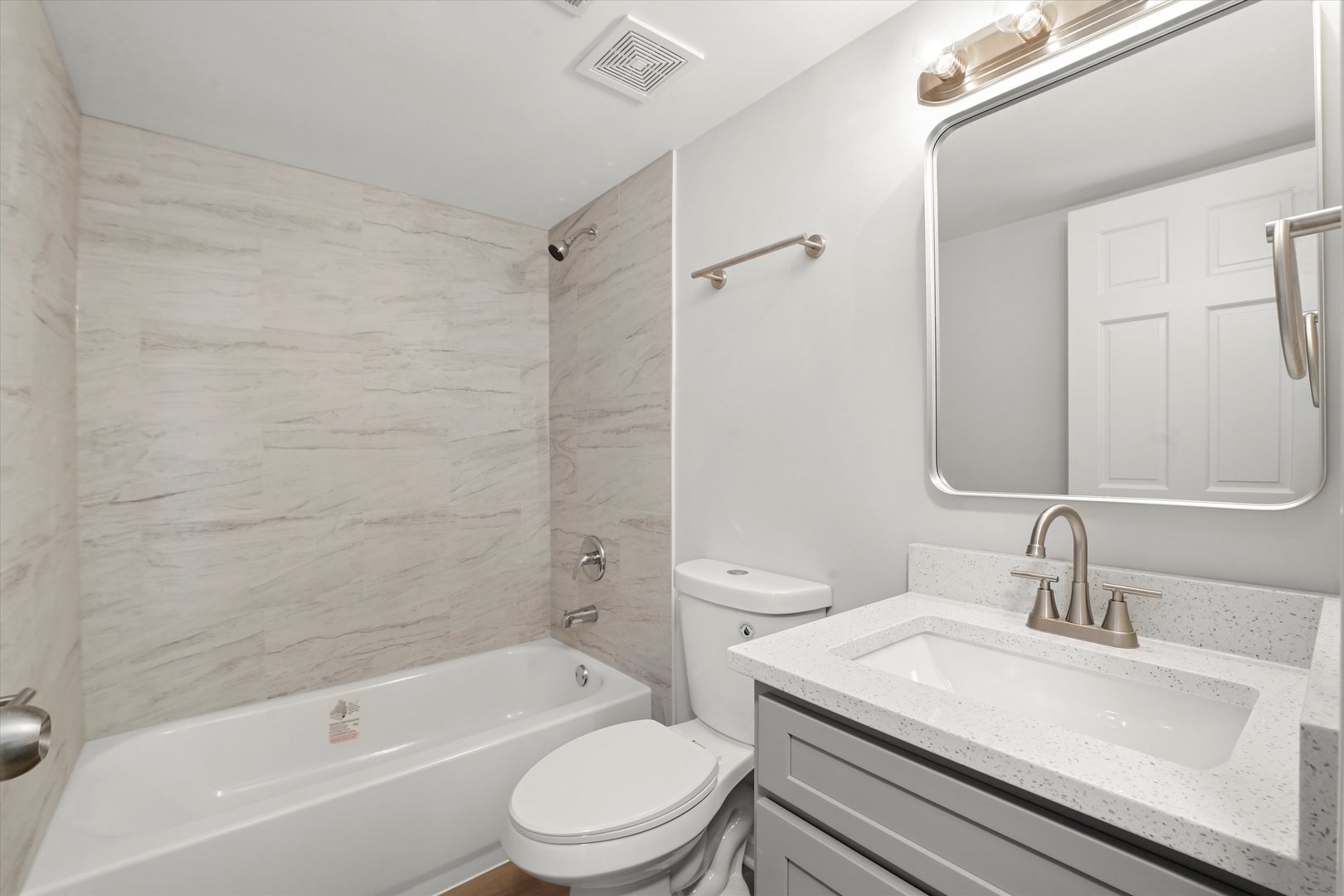 2102 Tamarack Drive, Joliet, IL 60432