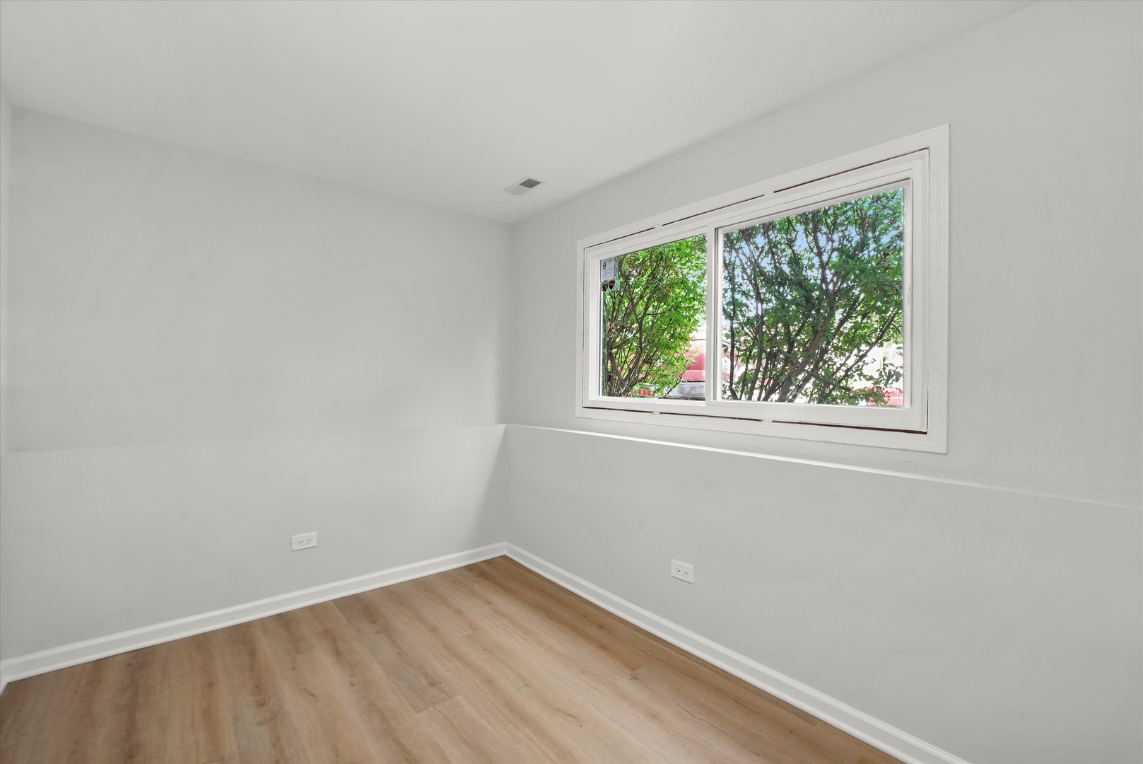 2102 Tamarack Drive, Joliet, IL 60432