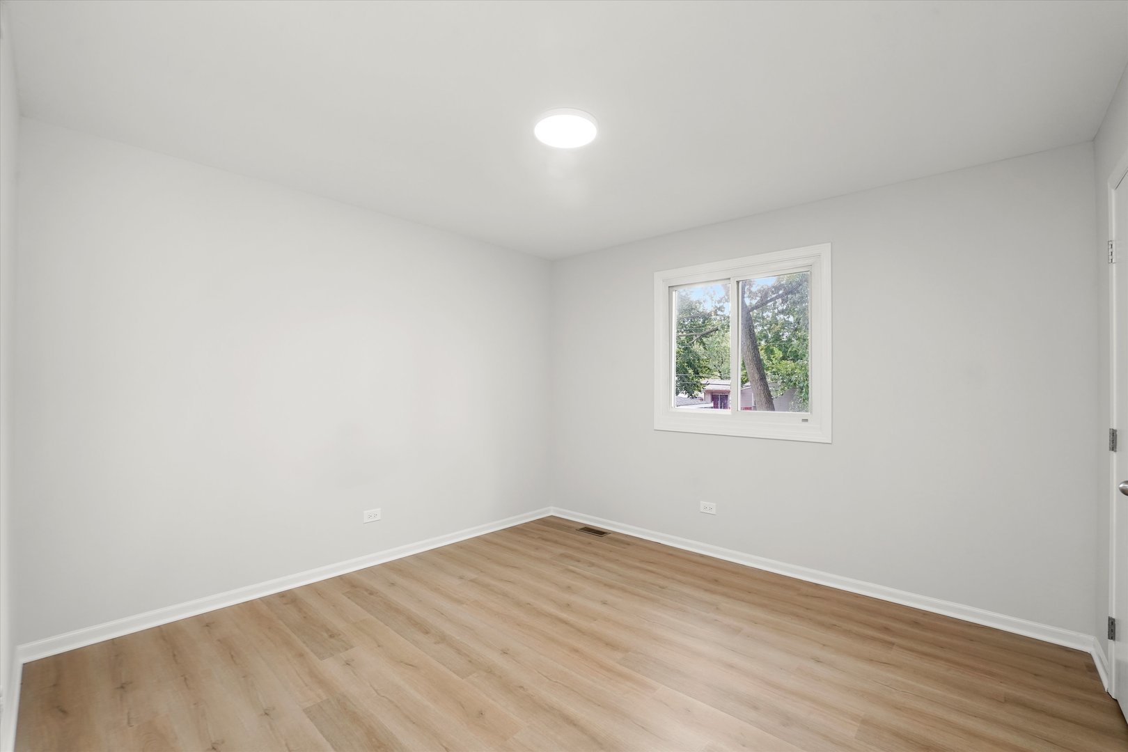 2102 Tamarack Drive, Joliet, IL 60432