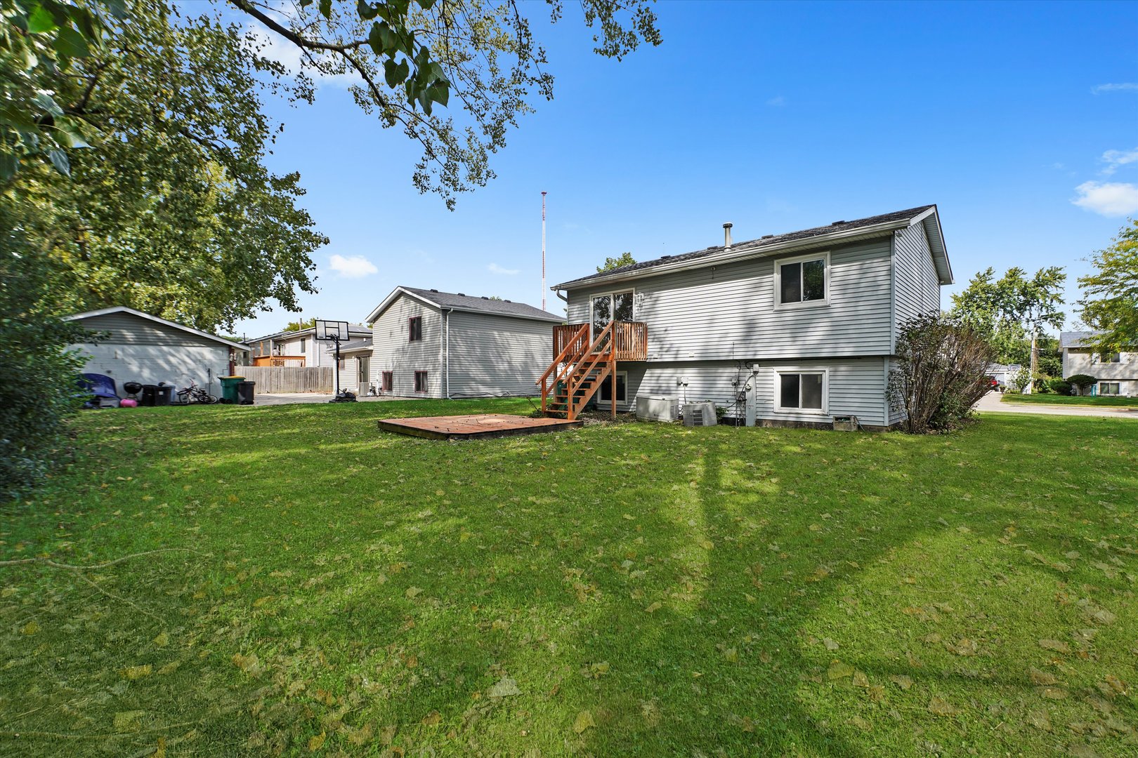 2102 Tamarack Drive, Joliet, IL 60432