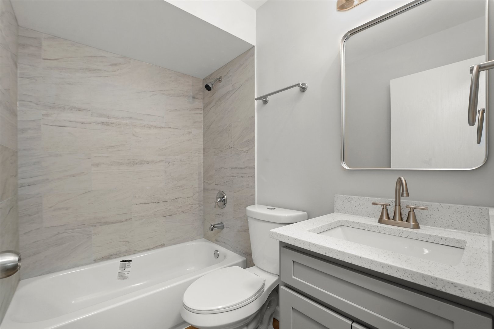 2102 Tamarack Drive, Joliet, IL 60432