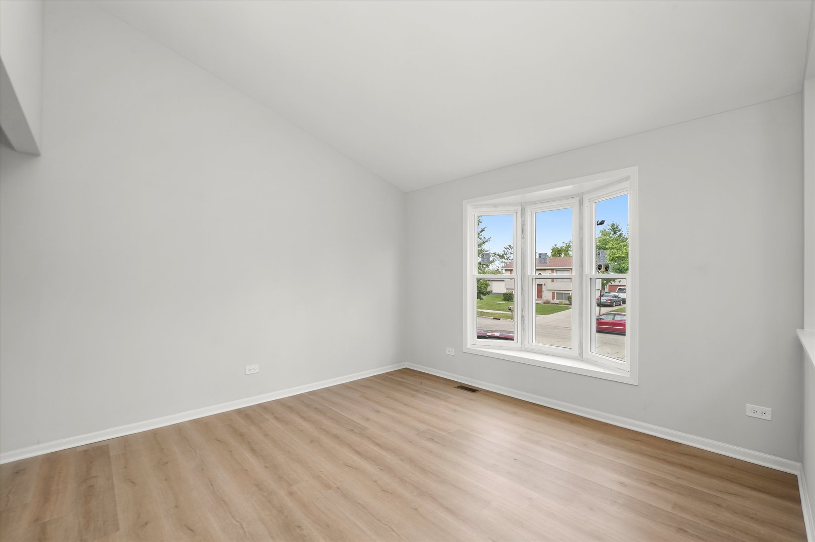 2102 Tamarack Drive, Joliet, IL 60432