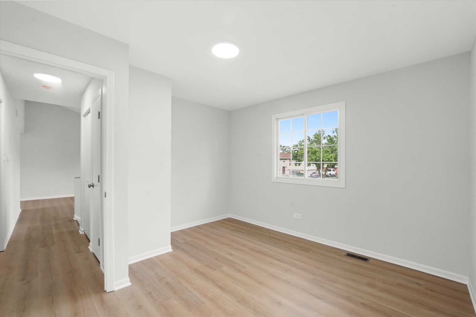 2102 Tamarack Drive, Joliet, IL 60432