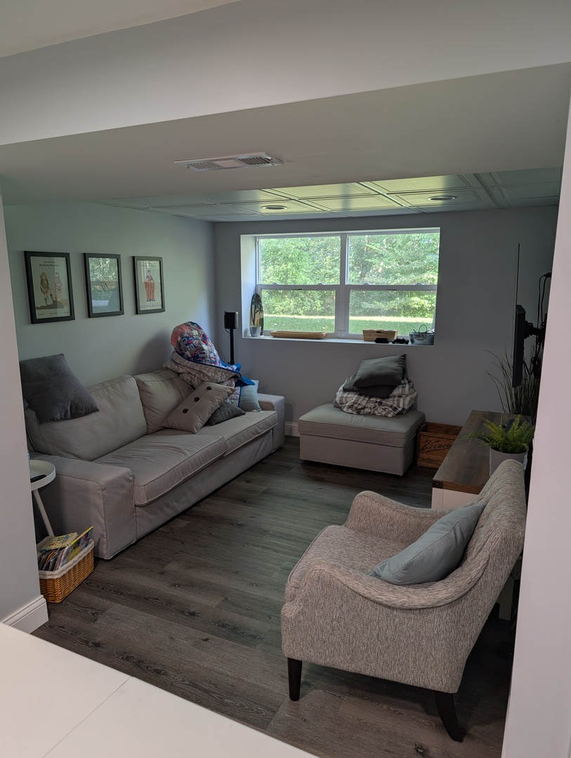 4604 Sussex Drive, McHenry, IL 60050