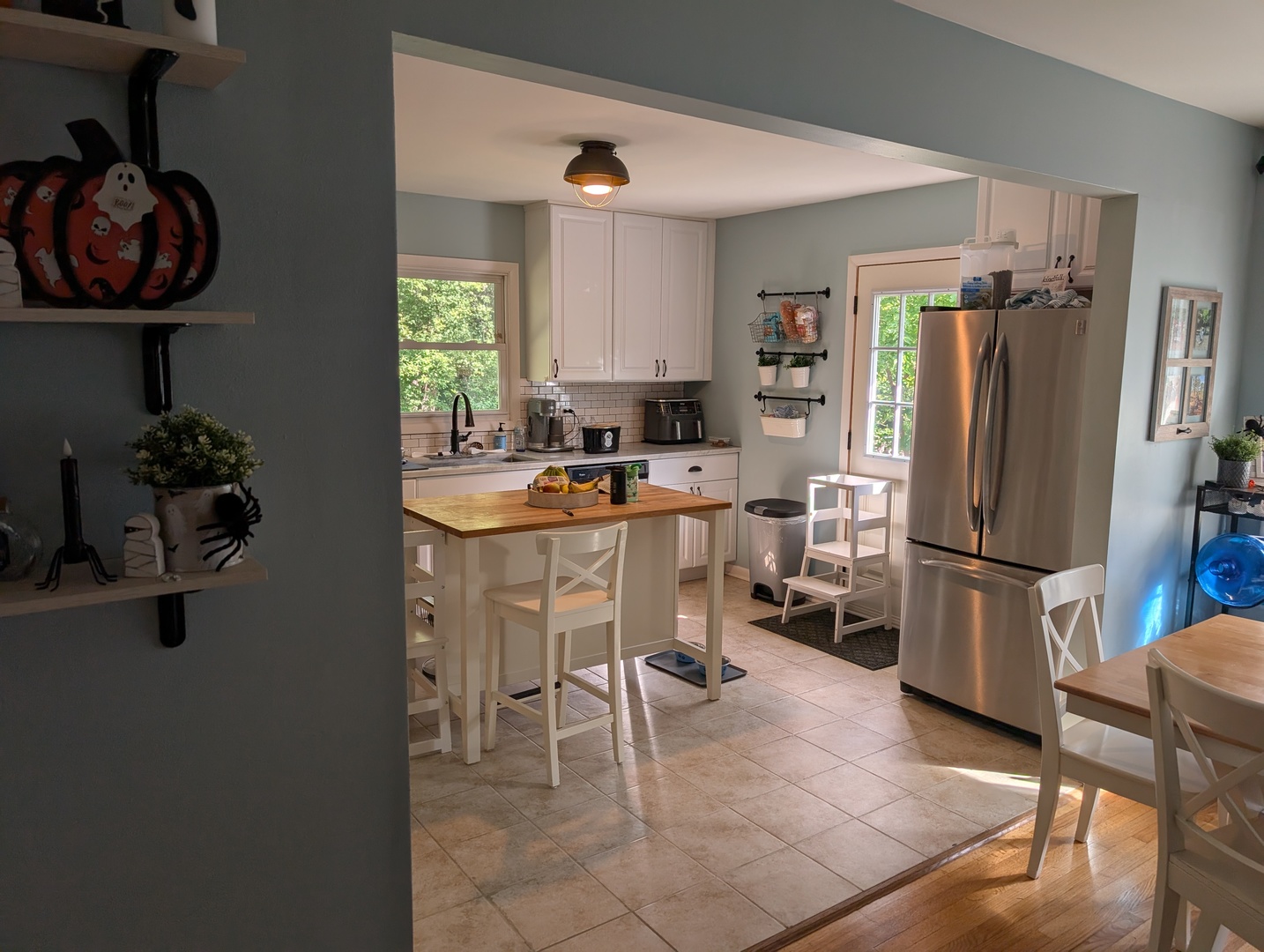 4604 Sussex Drive, McHenry, IL 60050