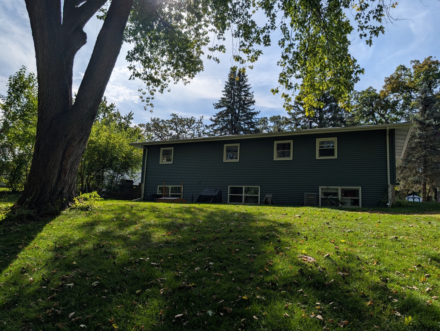 4604 Sussex Drive, McHenry, IL 60050