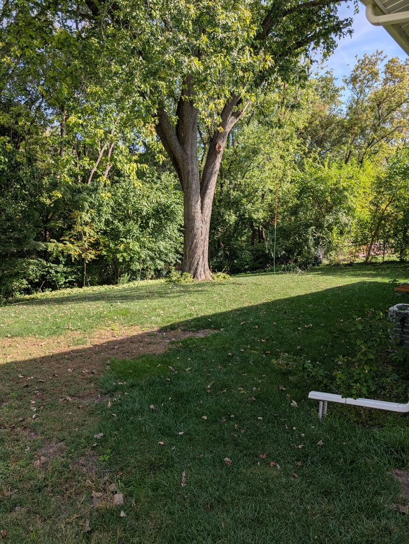 4604 Sussex Drive, McHenry, IL 60050