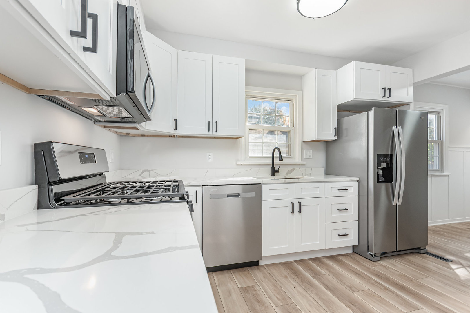 827 Prairie Street, Aurora, IL 60506