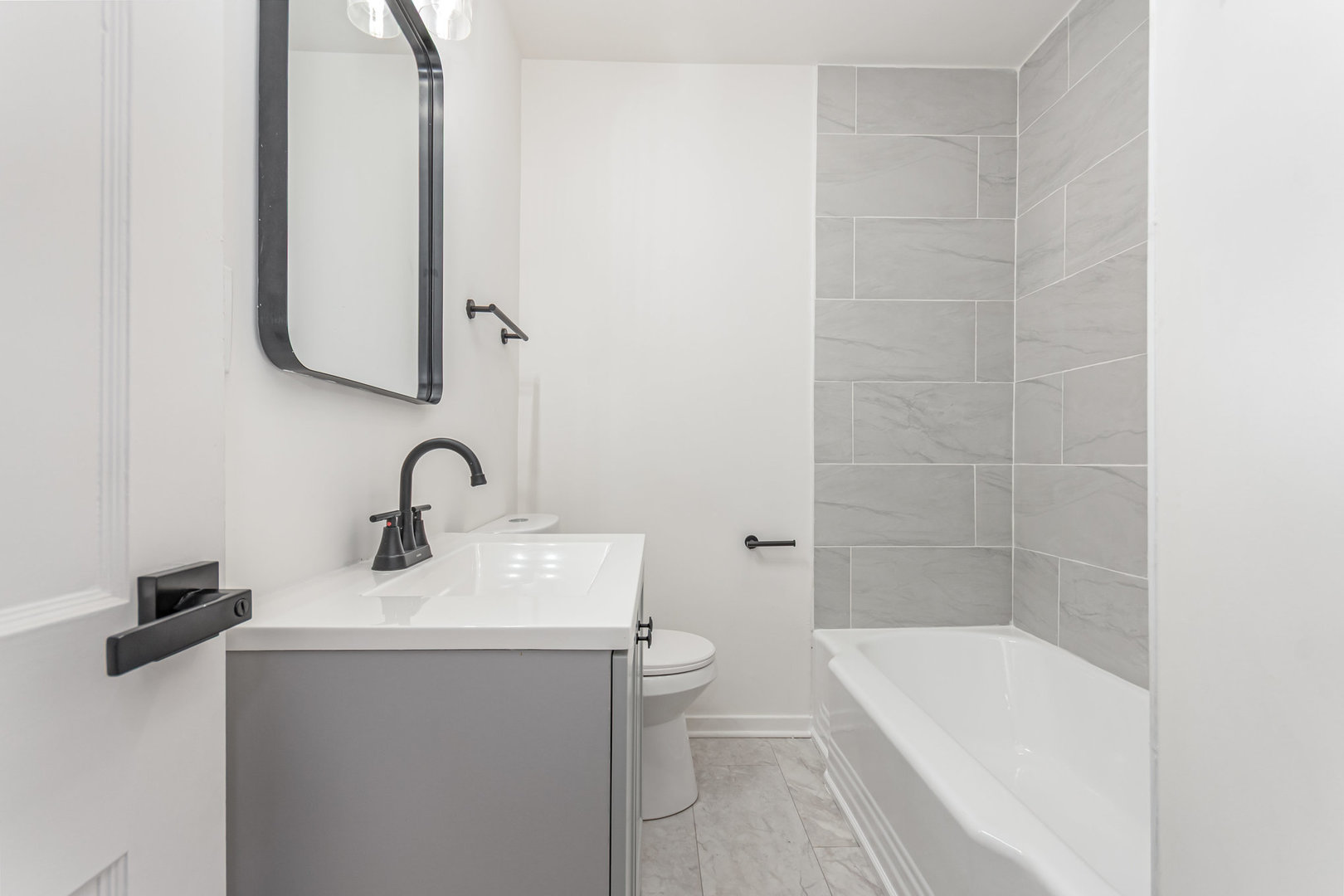 827 Prairie Street, Aurora, IL 60506