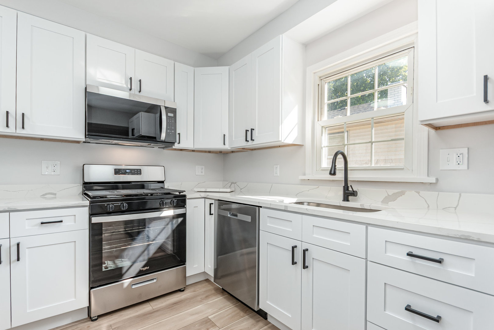 827 Prairie Street, Aurora, IL 60506