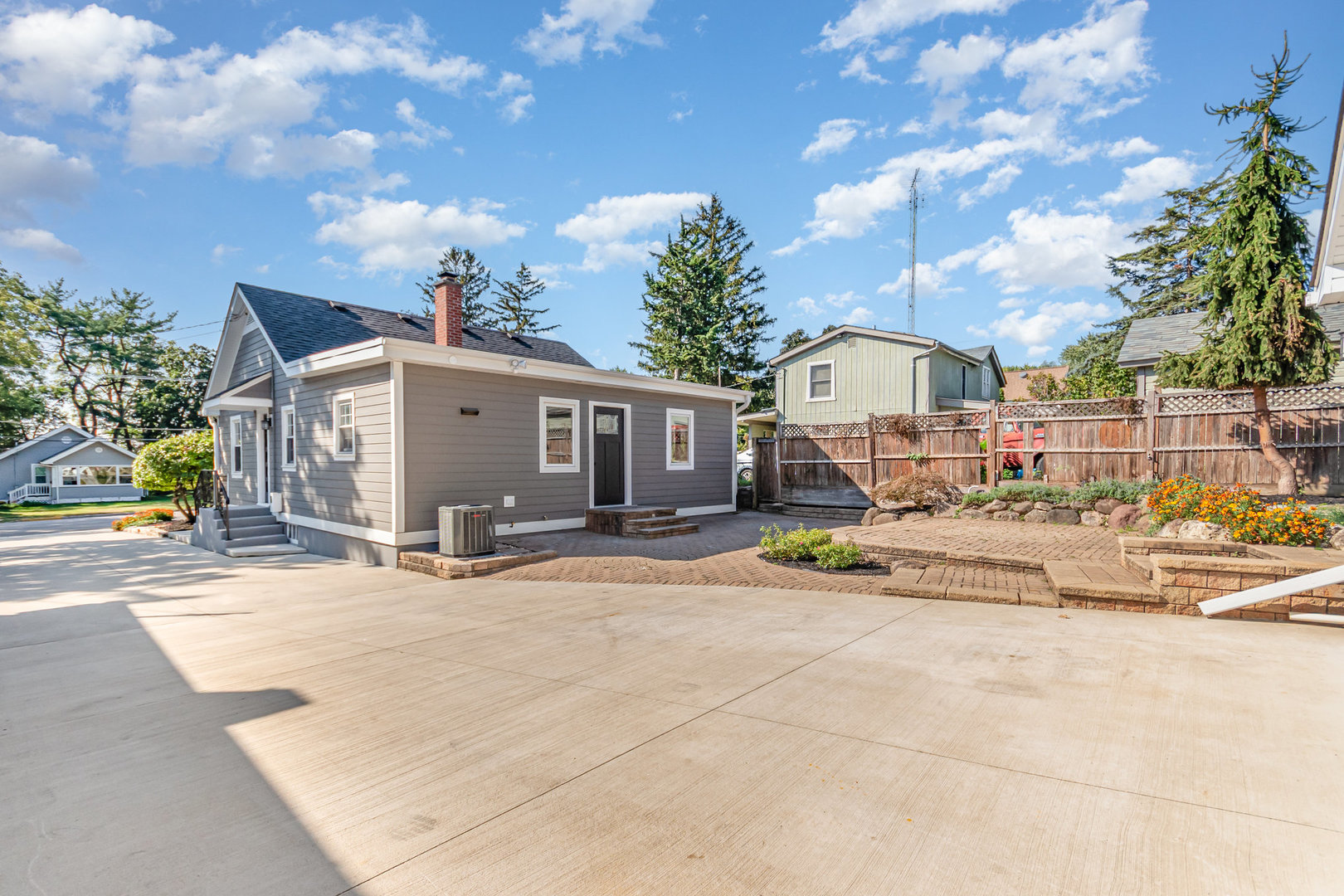 827 Prairie Street, Aurora, IL 60506